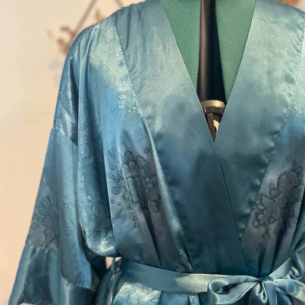 Vintage Victoria's Secret Gold Label Blue Satin Kimono Robe - Picture 2 of 6